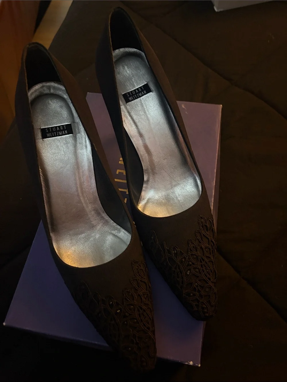 Stuart Weitzman Navy Box with Gold Lettering - Picture 5 of 7